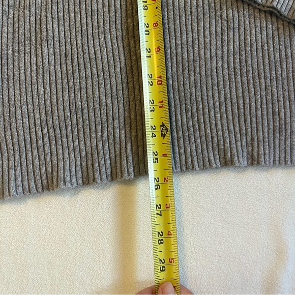 Metric Knits Ribbed Knit Sweater – Size L - Picture 7 of 9